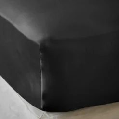Lenzuolo con angoli in raso di bambù (160 x 200 cm) Sienna Nero