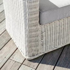 Salotto da giardino in resina intrecciata 7 posti 5 pezzi Calvi Bianco e grigio chiaro