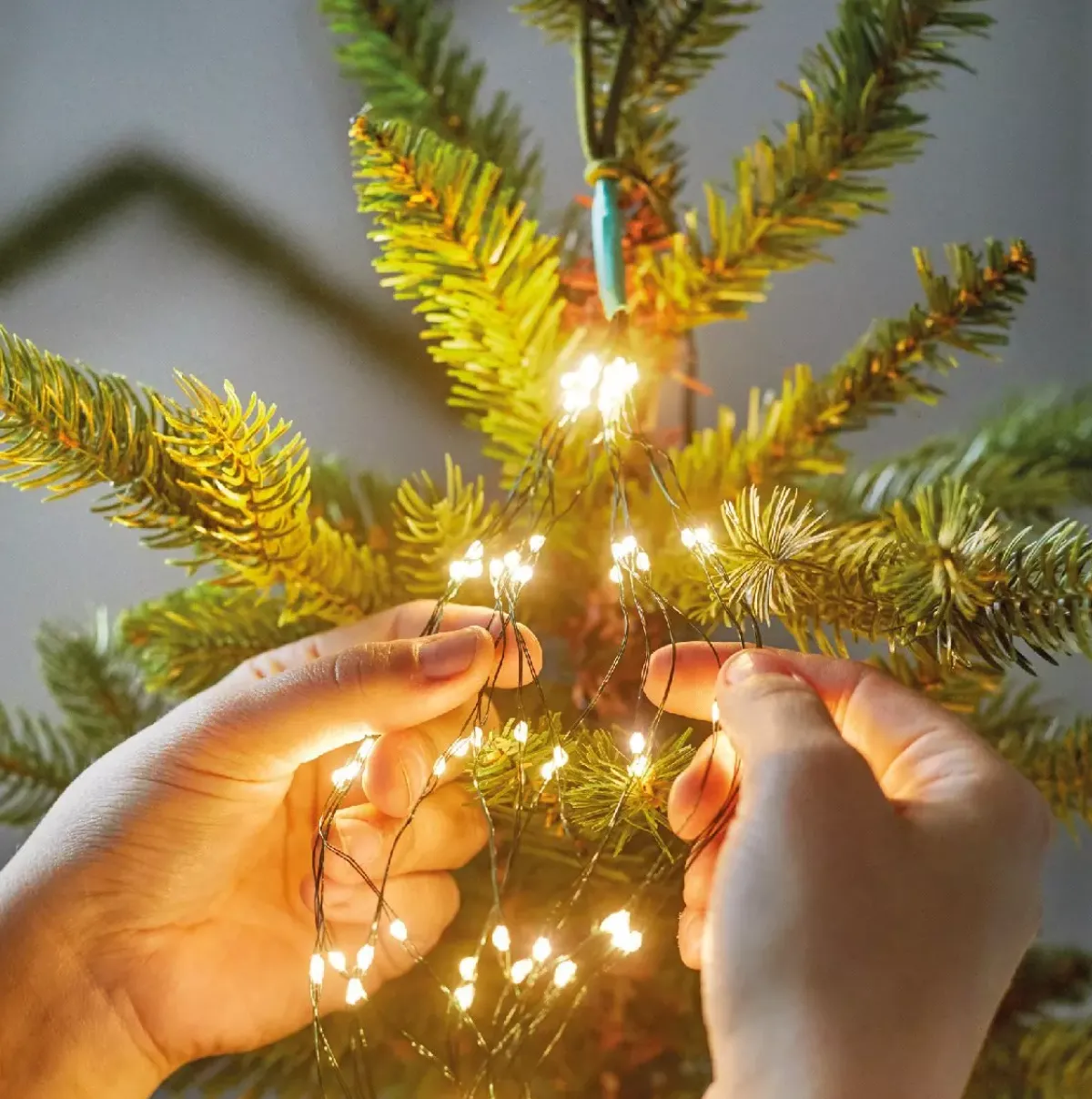 KAEMINGK Ghirlande Di Luci-Tenda per albero Alt.2,10 m Bianco caldo 672 LED